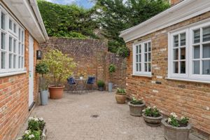 Courtyard area - click for photo gallery